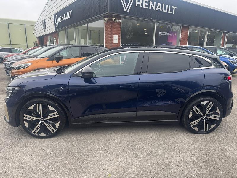 2023 23 Renault Megane E-tech Ev60 160kw Iconic 60kwh Optimum Charge 5dr Auto Electric Automatic In Blue+black Roof