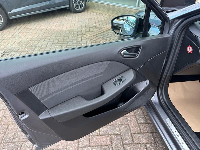 2024 24 Renault Clio 1.6 E-tech Full Hybrid 145 Esprit Alpine 5dr Auto Hybrid Electric Automatic In Grey