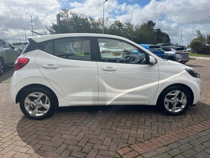 2022 22 Hyundai I10 1.2 Mpi Se Connect 5dr Auto Petrol Automatic In White