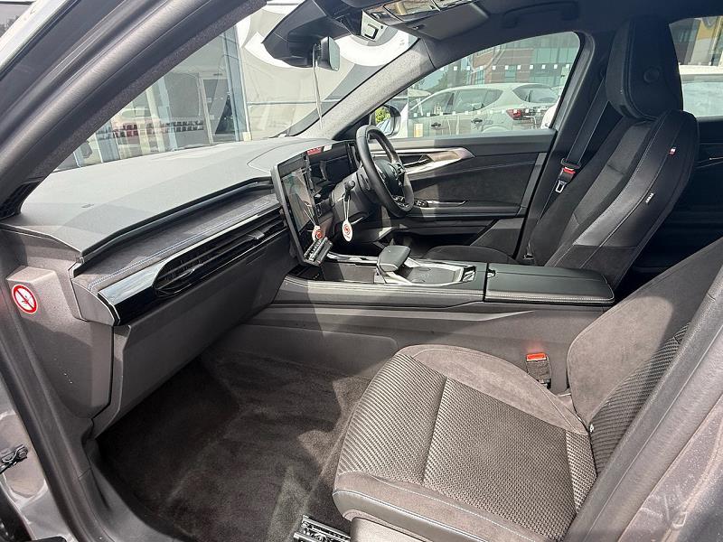 2023 73 Renault Austral E-tech Fhev Techno Esprit Alpine 5dr Auto Hybrid Electric Automatic In Grey/black