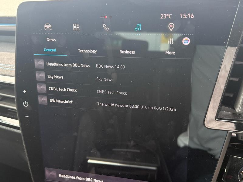 2023 73 Renault Austral E-tech Fhev Techno Esprit Alpine 5dr Auto Hybrid Electric Automatic In Grey/black