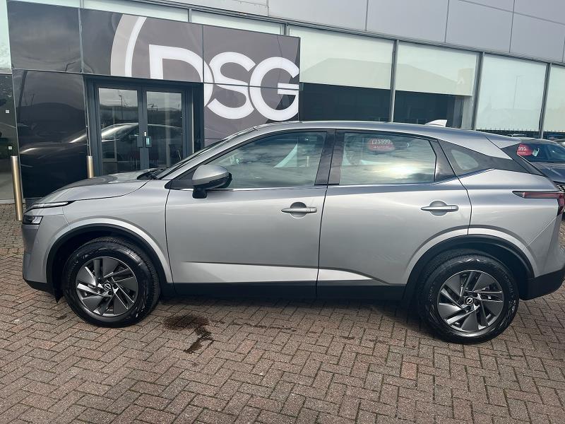 2022 72 Nissan Qashqai 1.3 Dig-t Mh 158 Acenta Premium 5dr Xtronic Hybrid Electric Automatic In Silver
