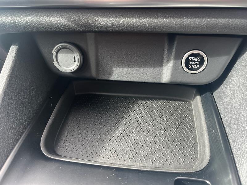 2022 72 Nissan Qashqai 1.3 Dig-t Mh 158 Acenta Premium 5dr Xtronic Hybrid Electric Automatic In Silver
