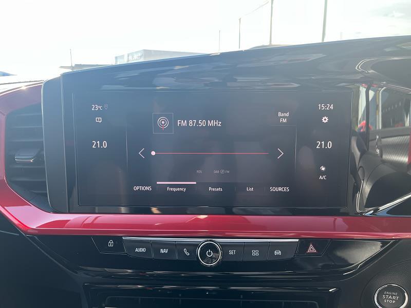 2022 22 Vauxhall Mokka 1.2 Turbo Sri Premium 5dr Petrol Manual In White