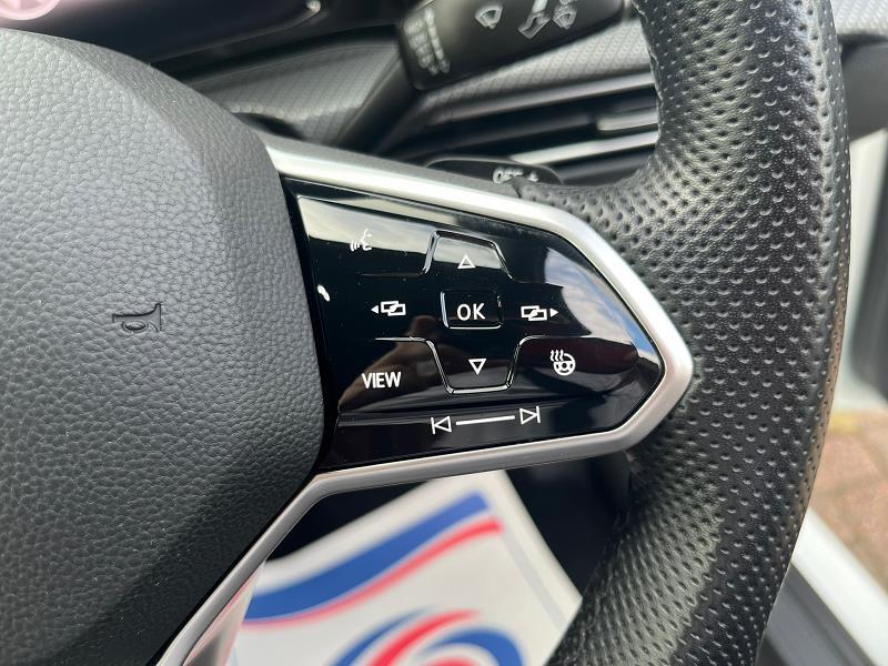 2022 72 Volkswagen Golf 1.5 Etsi 150 R-line 5dr Dsg Hybrid Electric Automatic In White