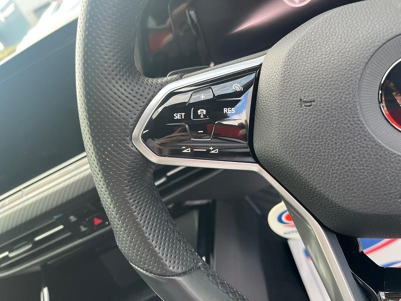 2022 72 Volkswagen Golf 1.5 Etsi 150 R-line 5dr Dsg Hybrid Electric Automatic In White