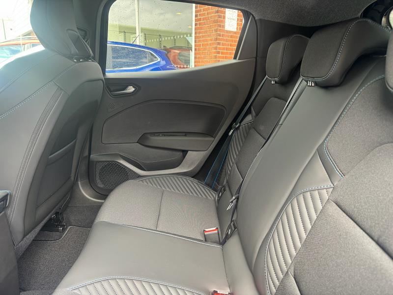 2025 25 Renault Clio 1.6 E-tech Full Hybrid 145 Esprit Alpine 5dr Auto Hybrid Petrol Automatic In Diamond Black