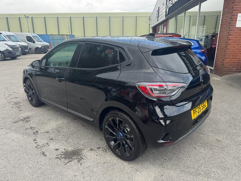 2025 25 Renault Clio 1.6 E-tech Full Hybrid 145 Esprit Alpine 5dr Auto Hybrid Petrol Automatic In Diamond Black