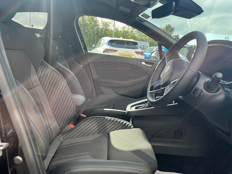 2025 25 Renault Clio 1.6 E-tech Full Hybrid 145 Esprit Alpine 5dr Auto Hybrid Petrol Automatic In Diamond Black