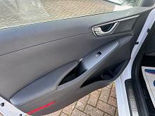 2022 71 Hyundai Ioniq 1.6 Gdi Hybrid Premium Se 5dr Dct  Manual In Polar White