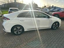 2022 71 Hyundai Ioniq 1.6 Gdi Hybrid Premium Se 5dr Dct  Manual In Polar White