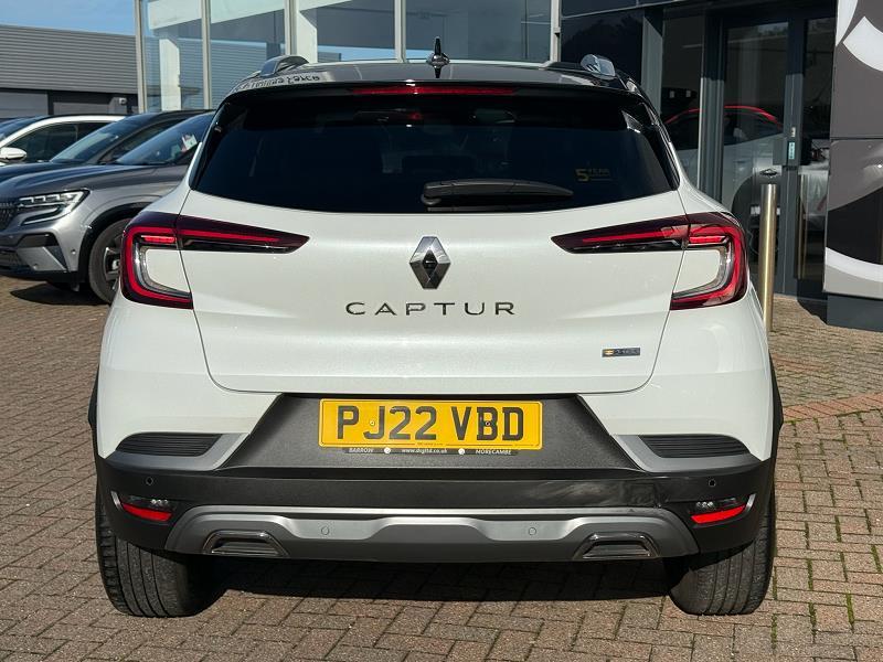 2022 22 Renault Captur 1.3 Tce 140 R.s. Line 5dr Edc Petrol Automatic In White With Black Roof