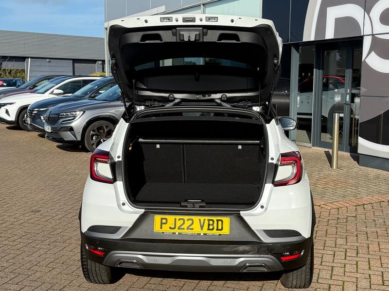 2022 22 Renault Captur 1.3 Tce 140 R.s. Line 5dr Edc Petrol Automatic In White With Black Roof