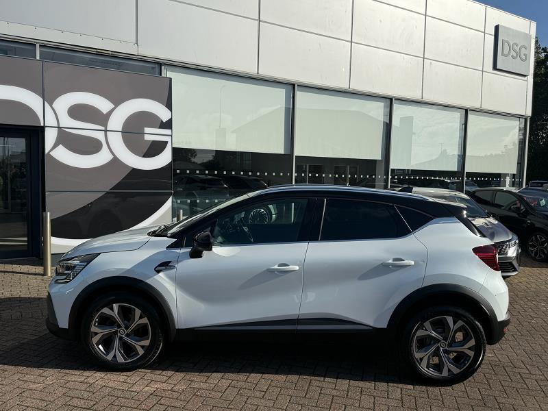 2022 22 Renault Captur 1.3 Tce 140 R.s. Line 5dr Edc Petrol Automatic In White With Black Roof