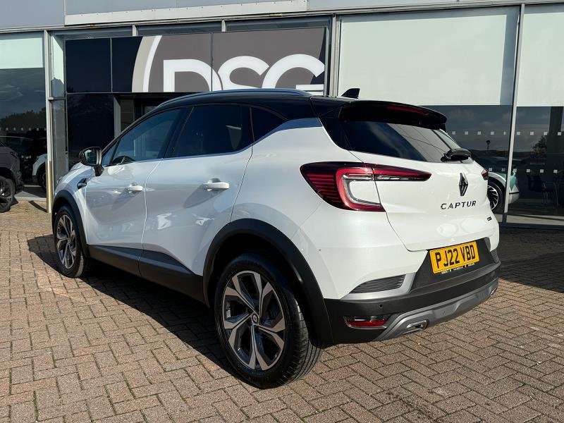 2022 22 Renault Captur 1.3 Tce 140 R.s. Line 5dr Edc Petrol Automatic In White With Black Roof