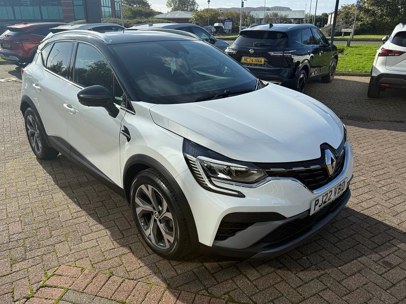 2022 22 Renault Captur 1.3 Tce 140 R.s. Line 5dr Edc Petrol Automatic In White With Black Roof
