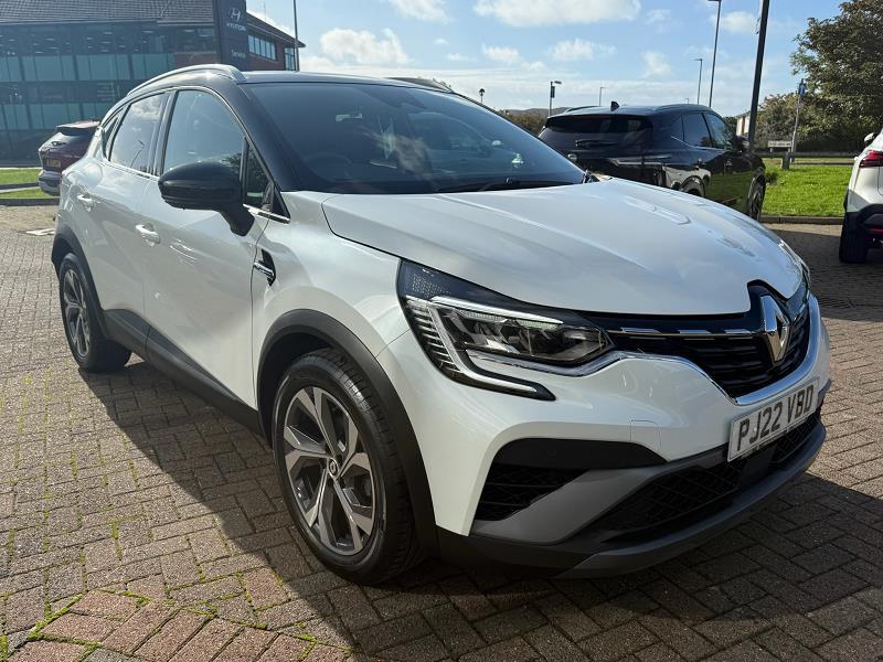2022 22 Renault Captur 1.3 Tce 140 R.s. Line 5dr Edc Petrol Automatic In White With Black Roof