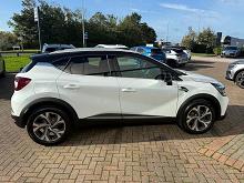 2022 22 Renault Captur 1.3 Tce 140 R.s. Line 5dr Edc Petrol Automatic In White With Black Roof
