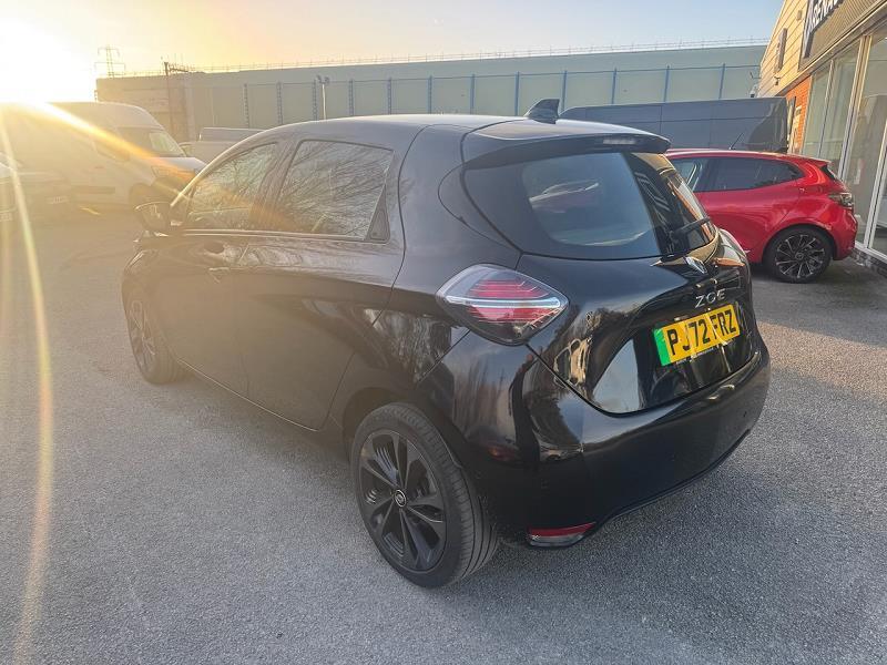 2022 72 Renault Zoe 100kw Iconic R135 50kwh Boost Charge 5dr Auto Electric Automatic In Diamond Black