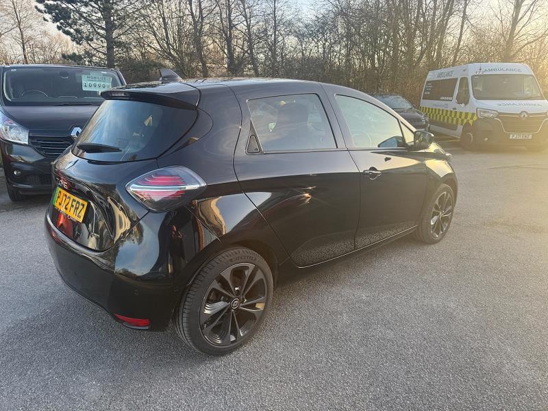 2022 72 Renault Zoe 100kw Iconic R135 50kwh Boost Charge 5dr Auto Electric Automatic In Diamond Black