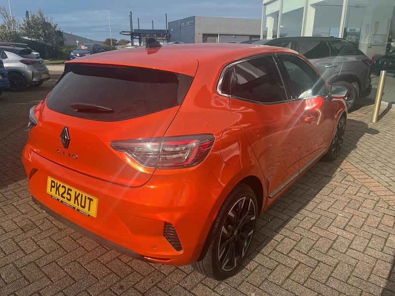 2025 25 Renault Clio 1.0 Tce 90 Techno 5dr Petrol Manual In Valencia Orange