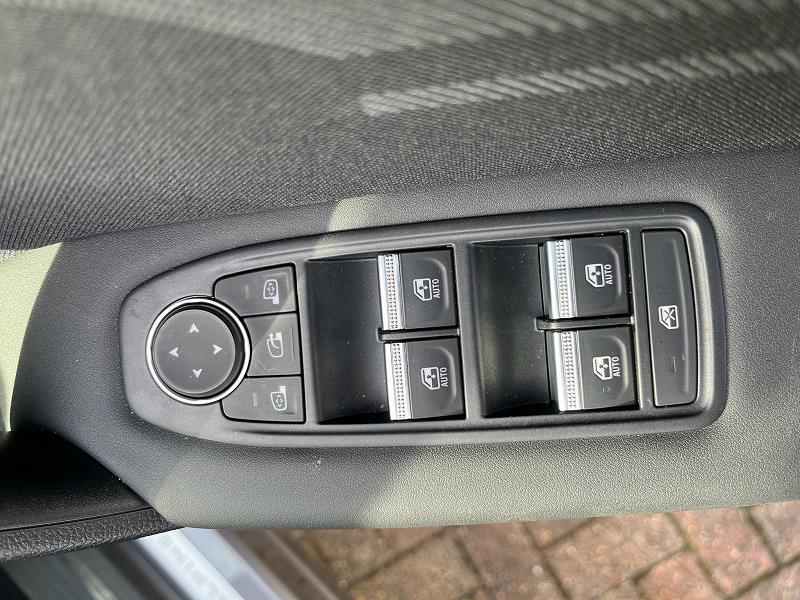 2025 25 Renault Symbioz 1.6 E-tech Fhev 145 Techno Esprit Alpine 5dr Auto Hybrid Petrol Automatic In Oyster Grey