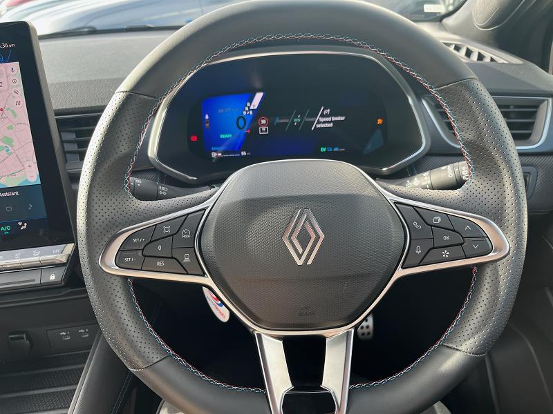 2025 25 Renault Symbioz 1.6 E-tech Fhev 145 Techno Esprit Alpine 5dr Auto Hybrid Petrol Automatic In Oyster Grey