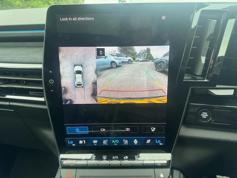 2025 25 Renault Rafale E-tech Phev Atelier Alpine Awd 5dr Auto Plug In Hybrid Petrol Automatic In Pearl White / Black Roof