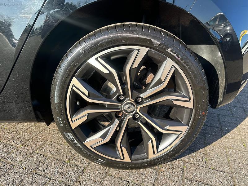 2021 71 Renault Clio 1.0 Tce 90 Lutecia Se 5dr Petrol Manual In Diamond Black