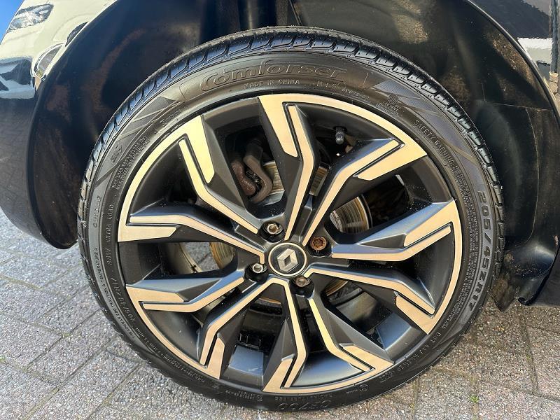 2021 71 Renault Clio 1.0 Tce 90 Lutecia Se 5dr Petrol Manual In Diamond Black