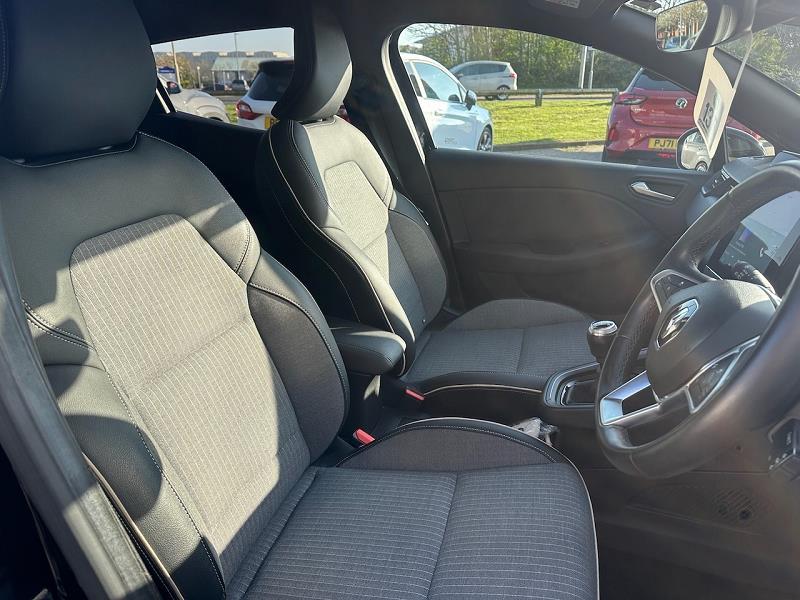 2021 71 Renault Clio 1.0 Tce 90 Lutecia Se 5dr Petrol Manual In Diamond Black