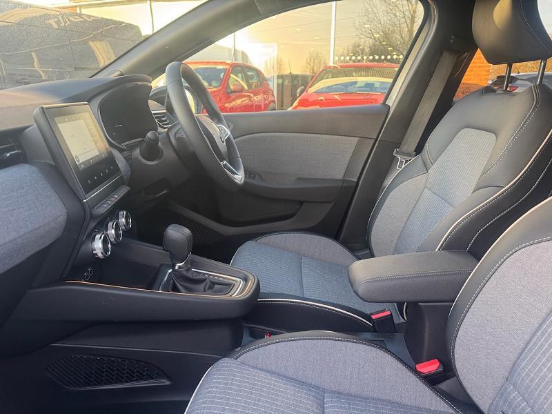 2024 74 Renault Clio 1.6 E-tech Full Hybrid 145 Techno 5dr Auto Hybrid Petrol Automatic In Shadow Grey