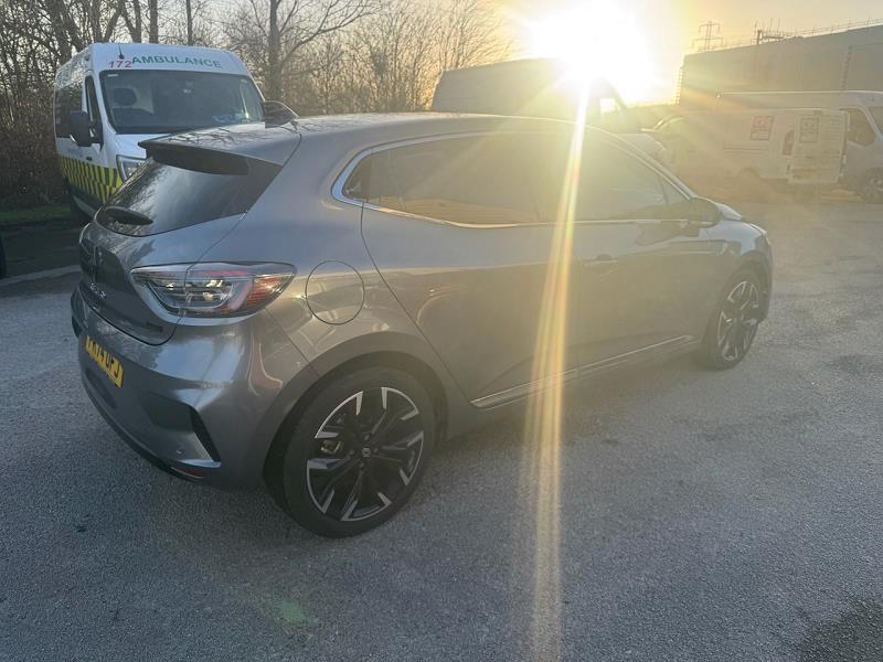 2024 74 Renault Clio 1.6 E-tech Full Hybrid 145 Techno 5dr Auto Hybrid Petrol Automatic In Shadow Grey