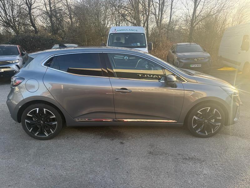 2024 74 Renault Clio 1.6 E-tech Full Hybrid 145 Techno 5dr Auto Hybrid Petrol Automatic In Shadow Grey