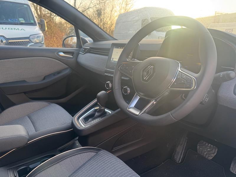 2024 74 Renault Clio 1.6 E-tech Full Hybrid 145 Techno 5dr Auto Hybrid Petrol Automatic In Shadow Grey