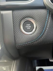 2025 75 Renault Captur 1.8 E-tech Full Hybrid 160 Esprit Alpine 5dr Auto Hybrid Petrol Automatic In Arctic White / Black Roof