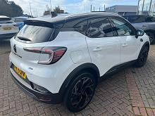 2025 75 Renault Captur 1.8 E-tech Full Hybrid 160 Esprit Alpine 5dr Auto Hybrid Petrol Automatic In Arctic White / Black Roof