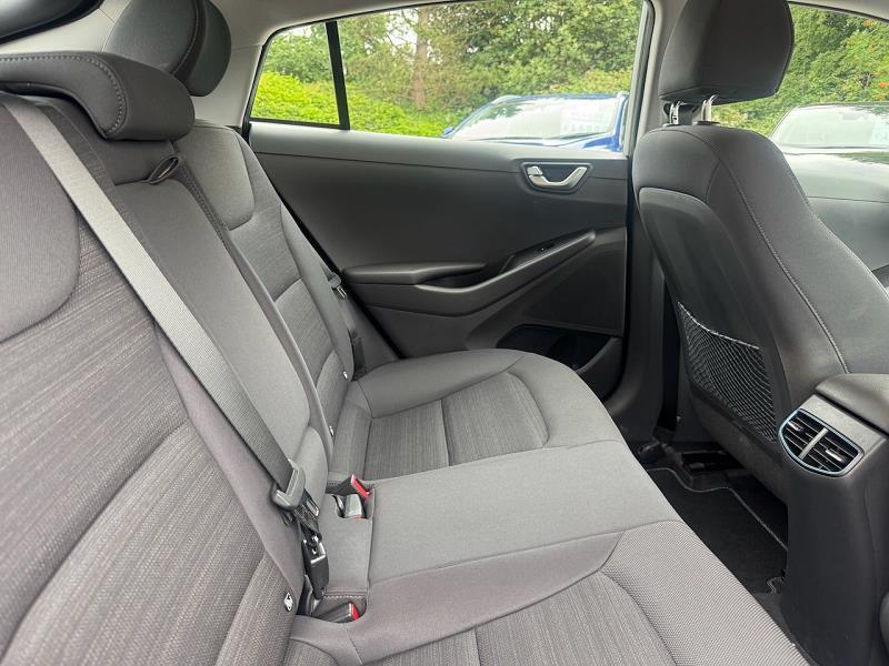 2019 19 Hyundai Ioniq 1.6 Gdi Hybrid Premium 5dr Dct Hybrid Electric Automatic In Silver