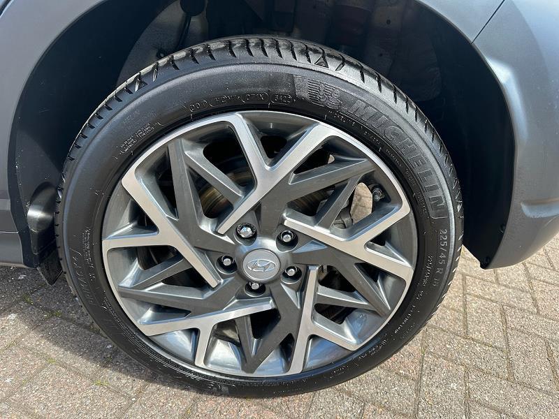 2023 23 Hyundai Kona 1.6 Gdi Hybrid Premium 5dr Dct Hybrid Electric Automatic In White