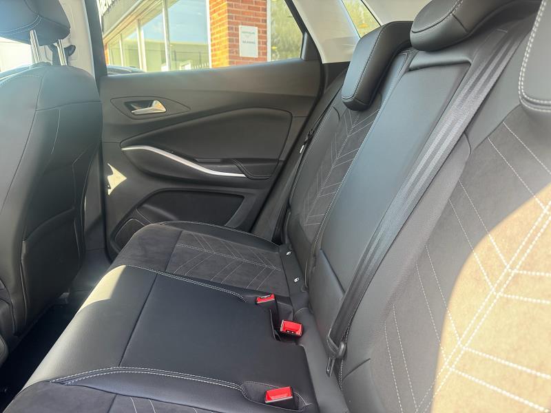 2024 74 Vauxhall Grandland 1.6 Plug-in Hybrid Ultimate 5dr Auto Hybrid Petrol Automatic In Black